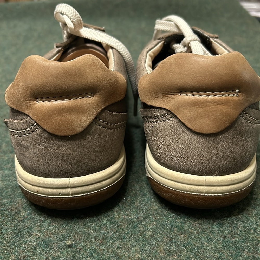 Women’s Ecco soft leather sneaker Sz. 39 - Picture 3 of 7